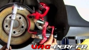 Lire la suite à propos de l’article Tutoriel Vidéo : Remplacement des disques et plaquettes sur une Golf 5 Gti