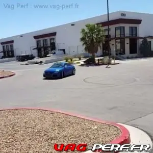 Lire la suite à propos de l’article Une Audi TT RS totalement dingue fait des Donuts grâce à ses 850cv