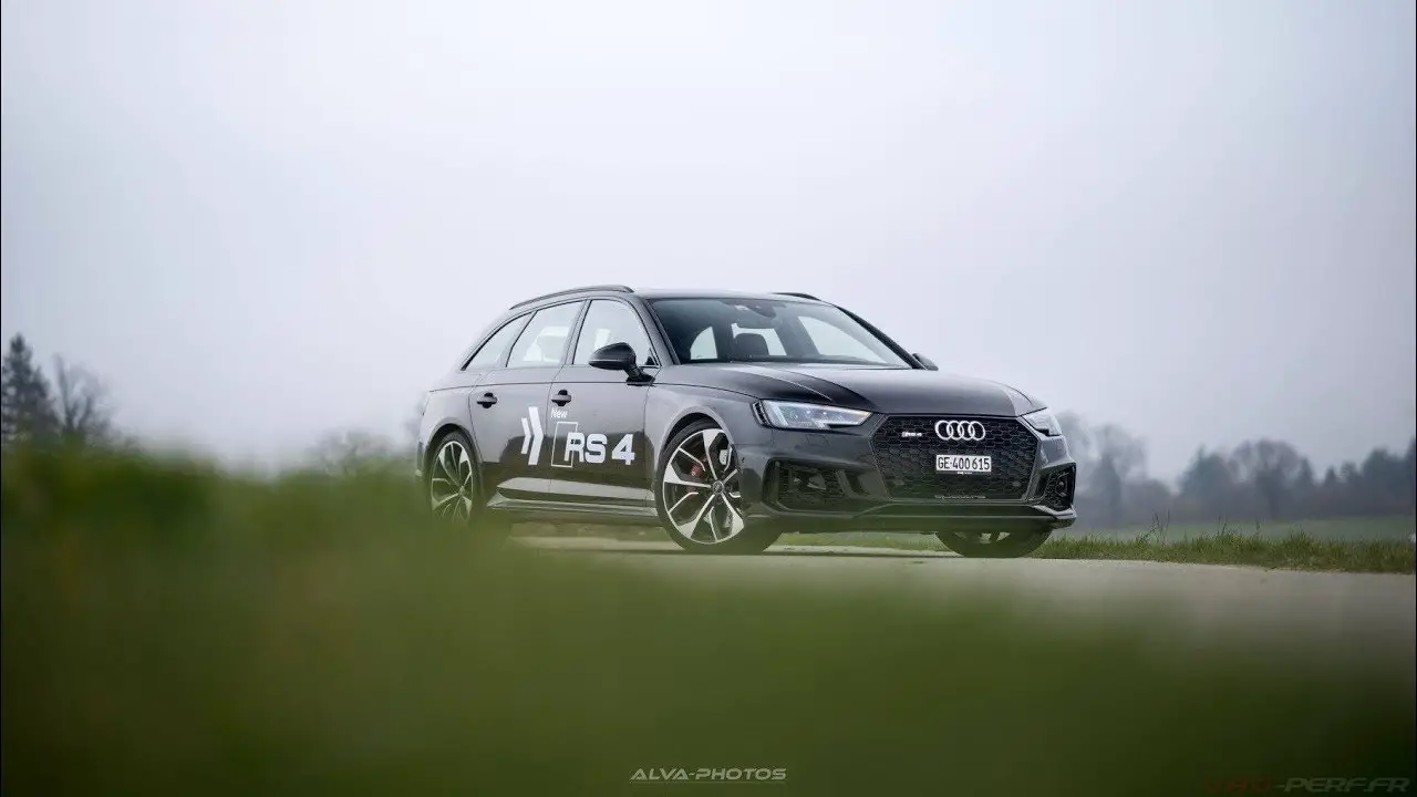 You are currently viewing Découvrez l’Audi RS4 B9 ! V6 2.9L Bi-Turbo de 450cv et 600nm dans cette vidéo de Alva Cars