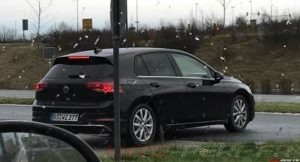 Lire la suite à propos de l’article Les premières photos de la VW GOLF 8 !