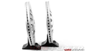 Lire la suite à propos de l’article Les Disques de Freins d’Origine des Audi TTRS 8J 370x32mm 8J0615301K