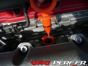 Lire la suite à propos de l’article Comment vérifier le niveau d’huile de sa voiture