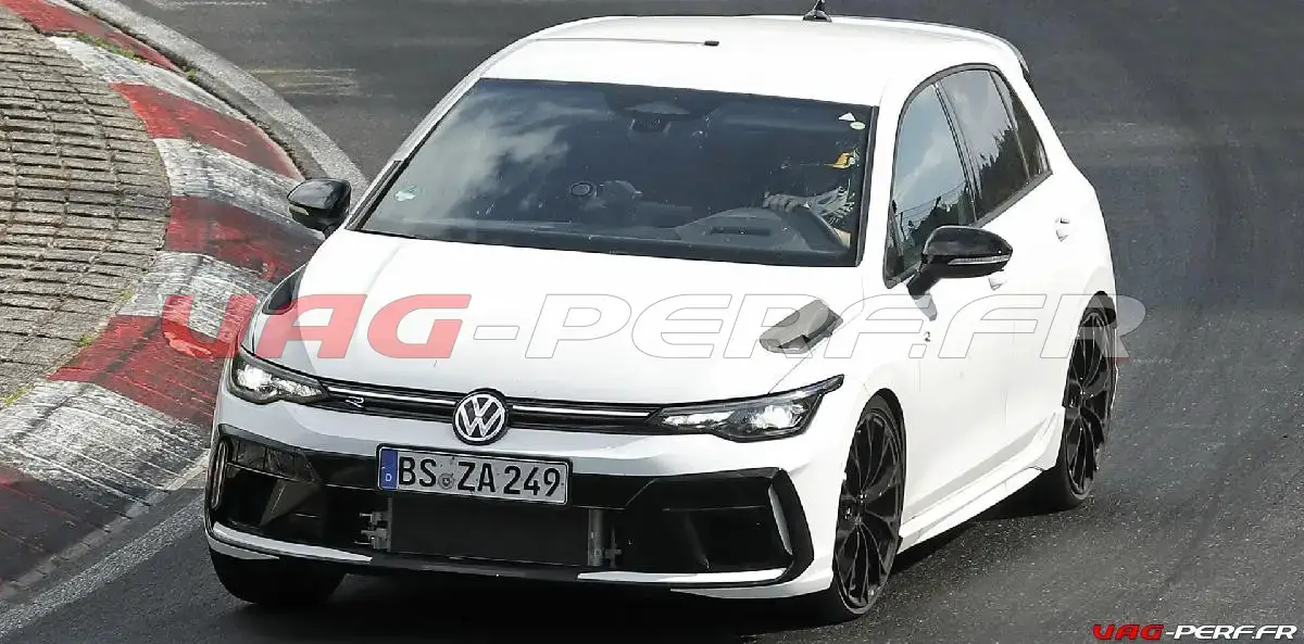 Lire la suite à propos de l’article VW Golf R : rumeur d’un 5 cylindres RS3 et prototypes vus sur le Nürburgring